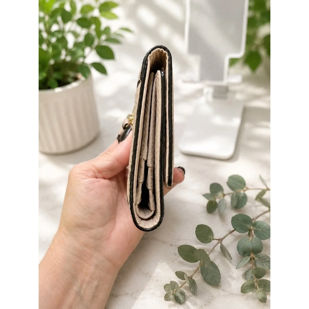 W281 Kate Spade Halo Wallet